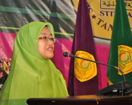 Ibu Rusniawati Kamdjah, S.Sos